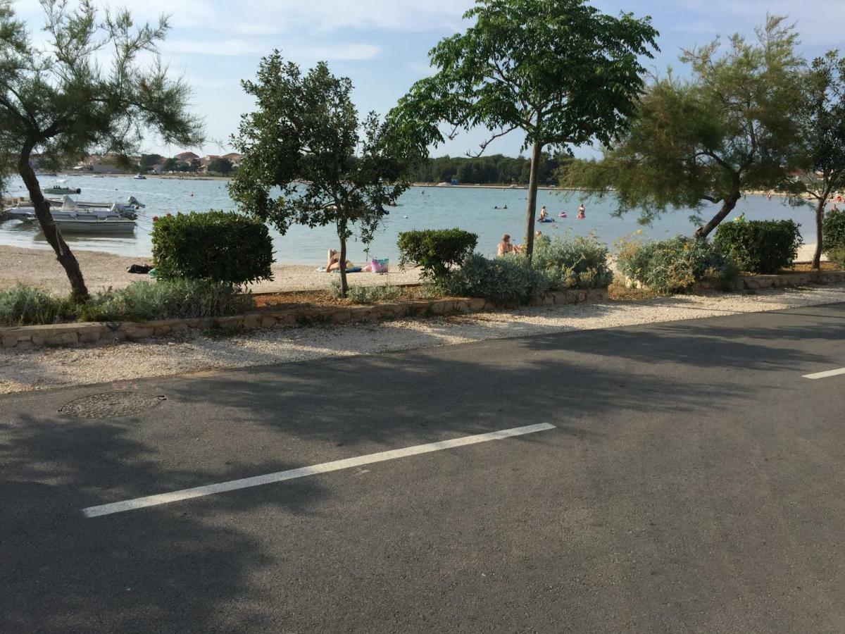 Apartment Vila Lina Vir Ngoại thất bức ảnh