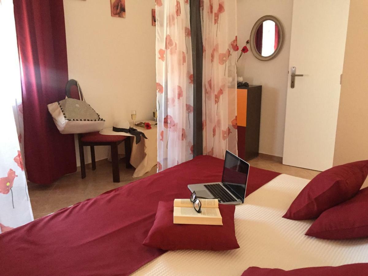 Apartment Vila Lina Vir Ngoại thất bức ảnh